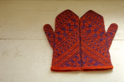Heart of the Mesa Mittens