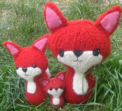 These foxes come in small, medium, and large.